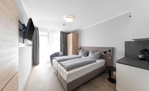 centerroom München City — hotel room