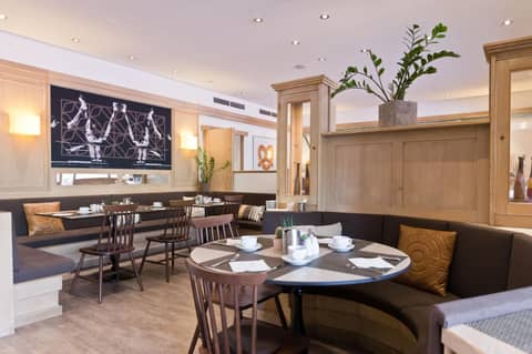 Arthotel Ana im Olympiapark — dining