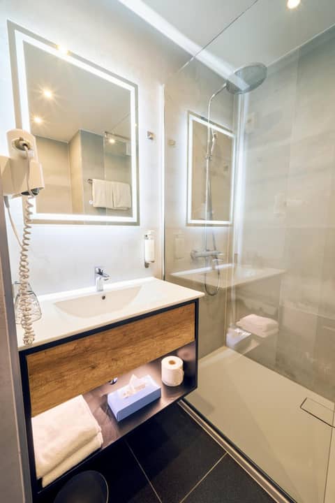 Arthotel Ana im Olympiapark — bathroom