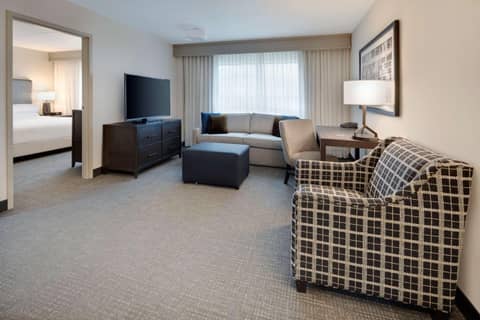 Embassy Suites by Hilton Detroit Troy Auburn Hills — photo 7