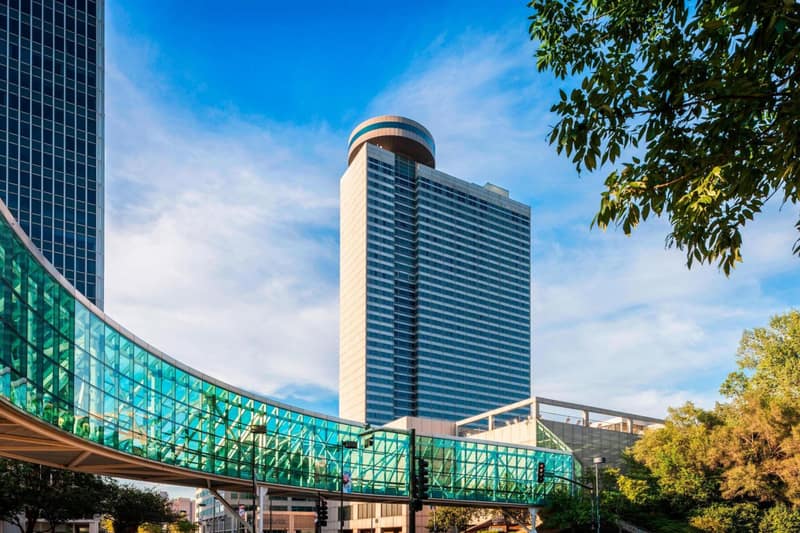 Sheraton Kansas City Hotel at Crown Center — building