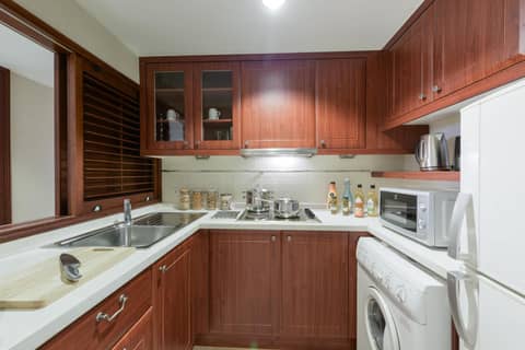 Centre Point Sukhumvit Thong-Lo — kitchen