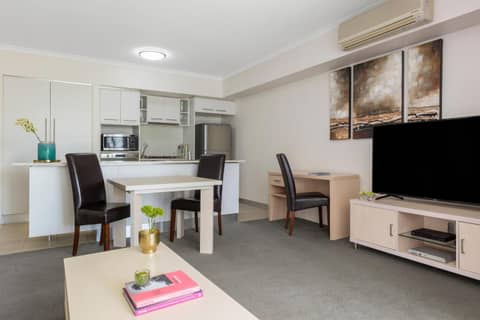 Oaks Brisbane River City Suites — photo 7