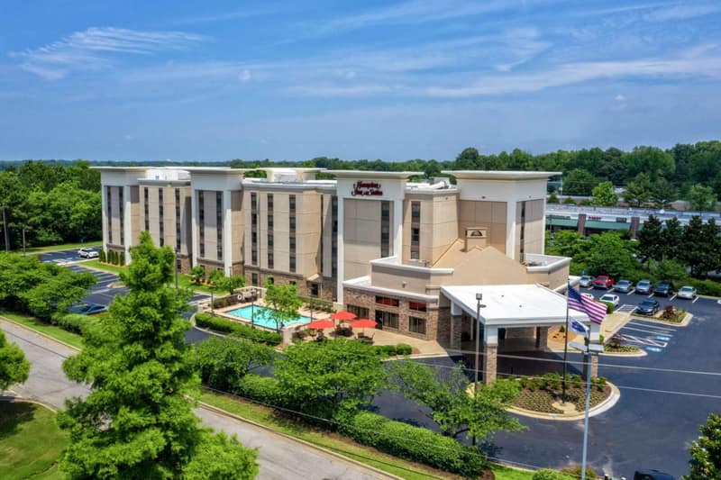 Hampton Inn & Suites Memphis-Wolfchase Galleria — building