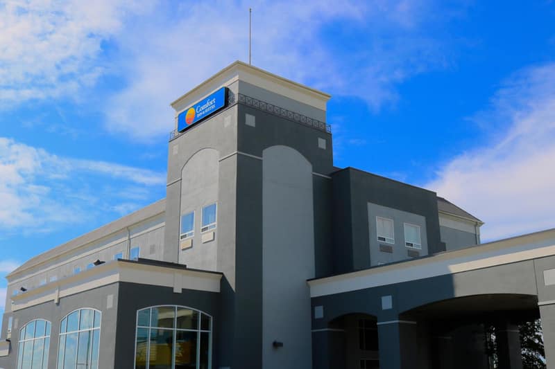 Comfort Inn & Suites Calgary Airport - South — photo 1