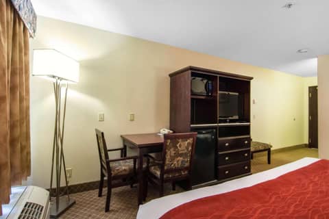 Comfort Inn & Suites Calgary Airport - South — photo 4