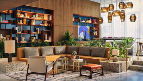 The Hollywood Grande, Autograph Collection — lounge