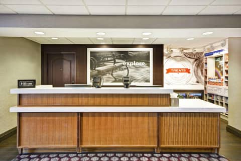 Hampton Inn & Suites Columbus-Easton Area — photo 8