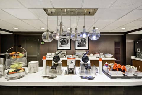 Hampton Inn & Suites Columbus-Easton Area — photo 9