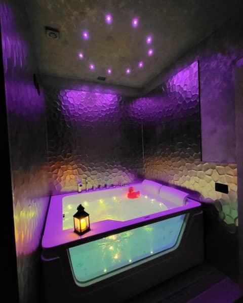 Hotel Relais Dei Papi — bathroom