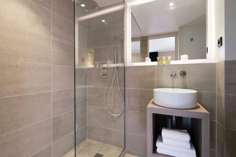 Hôtel du Jardin des Plantes — bathroom