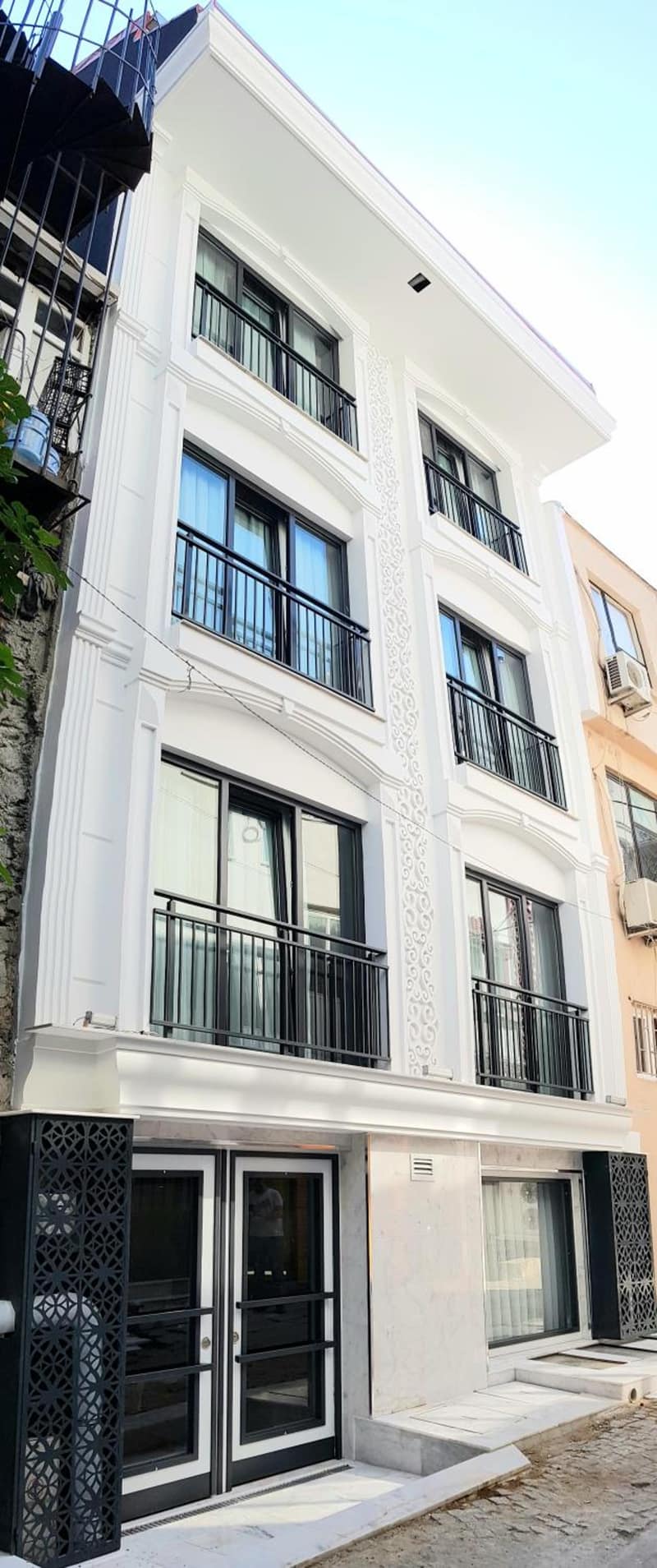 Basilissis Hotel — building