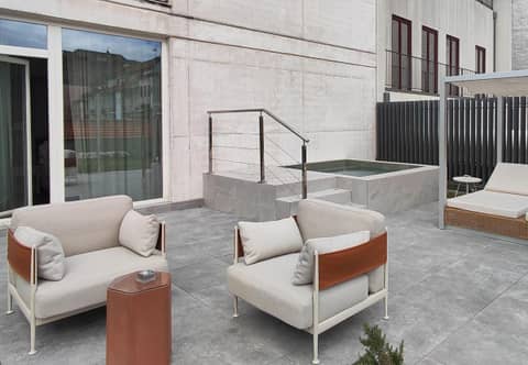 Catalonia Porto — balance & terrace
