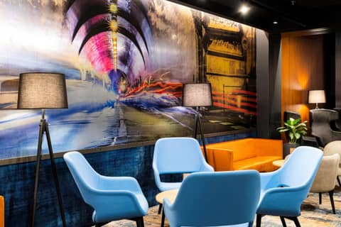Three Corners Downtown Hotel — lounge