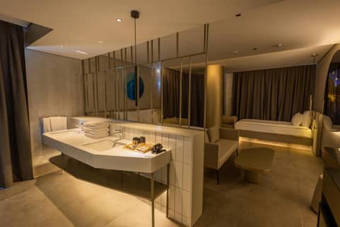 Four Hills Hotel — photo 2