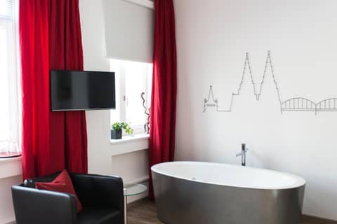 1st Floor Köln 2 — bathroom