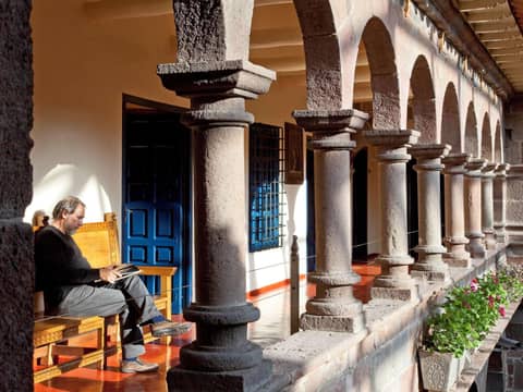 Novotel Cusco — human
