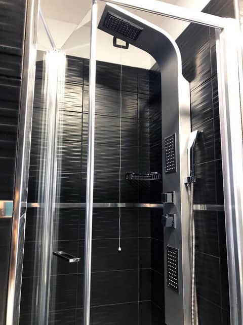 Hotel Gioia — bathroom