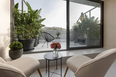 Regal Hotel Mitropoleos — living area