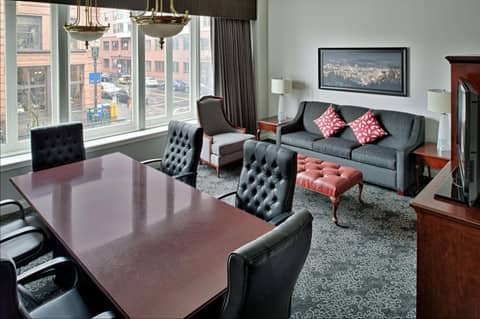 Embassy Suites by Hilton Portland Downtown — photo 3