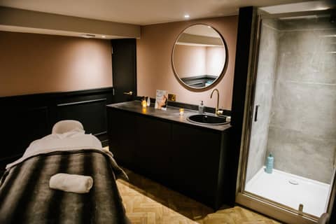 Dorsett Shepherds Bush London — bathroom