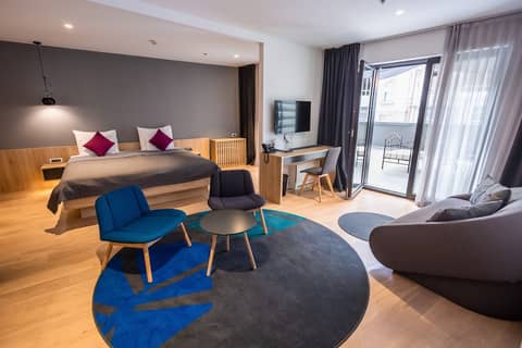 Hotel Academia — hotel room
