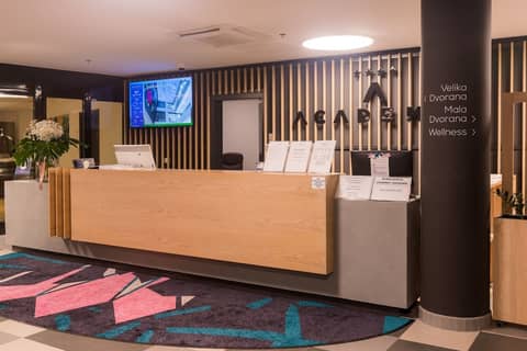 Hotel Academia — recepcion & lobby