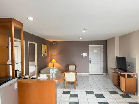 BU Place Hotel — hotel room