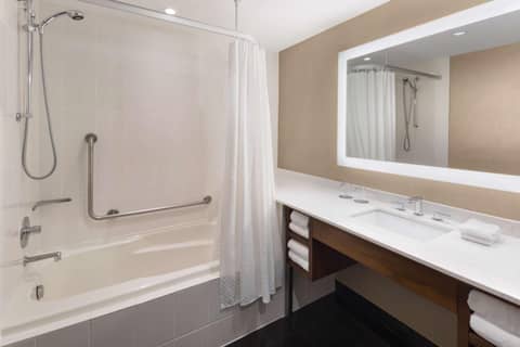 Hilton Vancouver Downtown, BC, Canada — photo 9