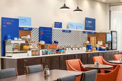 Holiday Inn Express Hotel & Suites Indianapolis W - Airport Area by IHG — photo 6