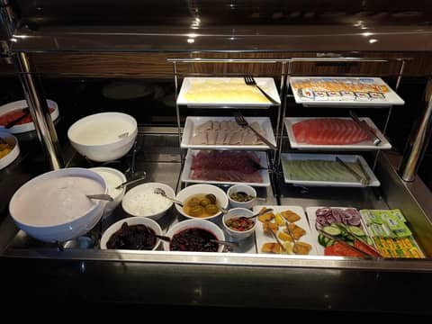Thistle Trafalgar - Leicester Square — breakfast buffet