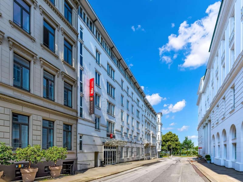 ibis Hotel Hamburg Alster Centrum — building