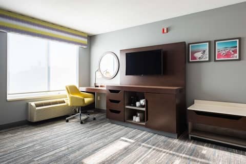 Hampton Inn & Suites Salt Lake City Airport — photo 4