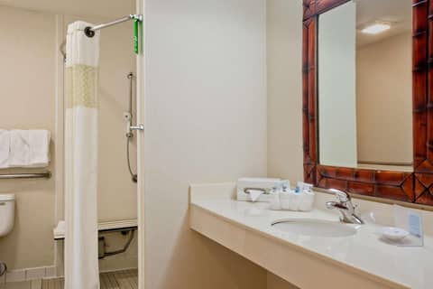 Hampton Inn & Suites Salt Lake City Airport — photo 9