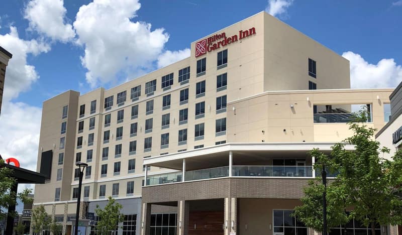 Hilton Garden Inn Charlotte Waverly — building