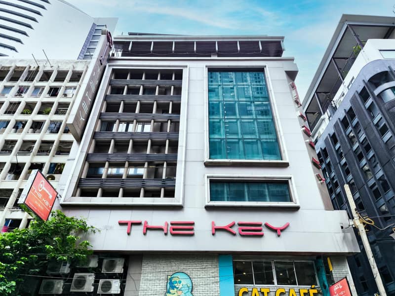 The Key Bangkok Hotel — building