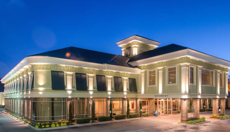 Town & Country Inn and Suites — building