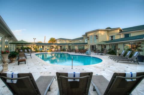 Town & Country Inn and Suites — photo 6