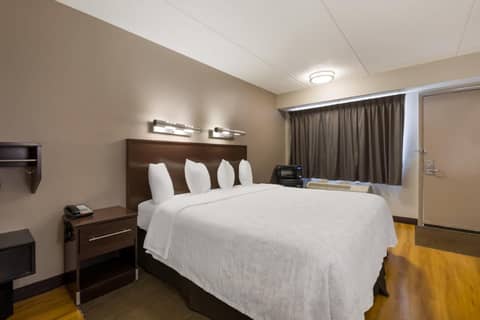 Red Roof Inn PLUS+ Nashville Airport — photo 2
