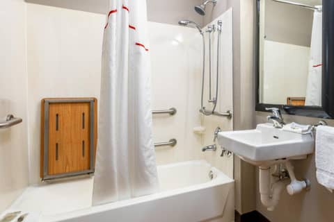 Red Roof Inn PLUS+ Nashville Airport — photo 7