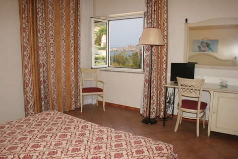 Hotel Santa Lucia Le Sabbie d'Oro — hotel room