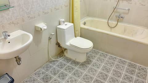 Masainn Hotel Kuta — bathroom
