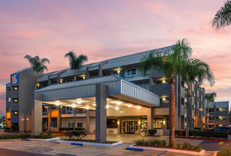 Motel 6-Anaheim, CA - Maingate — building