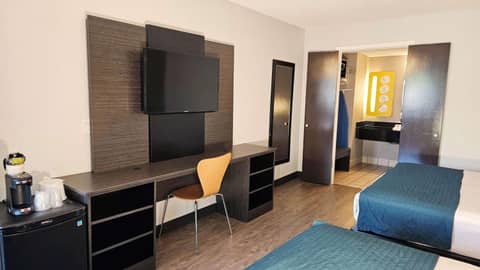 Motel 6-Anaheim, CA - Maingate — photo 4