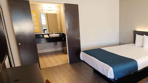 Motel 6-Anaheim, CA - Maingate — photo 8