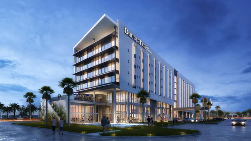 DoubleTree by Hilton Miami Doral — building