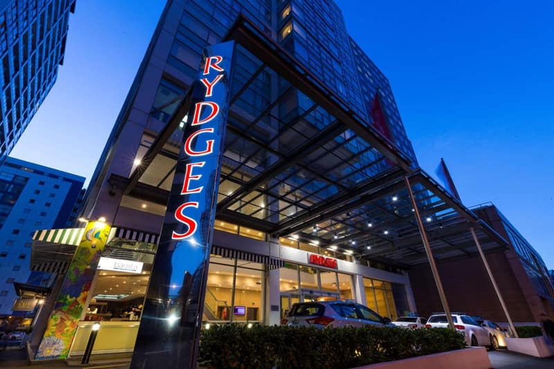 Rydges Auckland — building