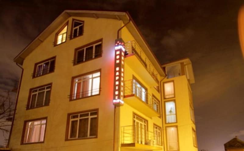 Hotel Mon Caprice — building