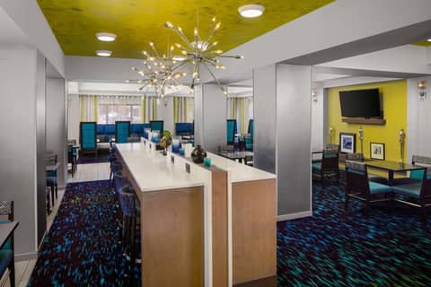 Hampton Inn & Suites Nashville-Airport — photo 9
