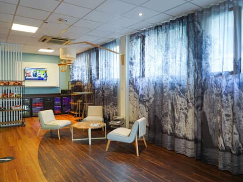 ibis Styles Marseille Centre Prado Place Castellane — photo 5
